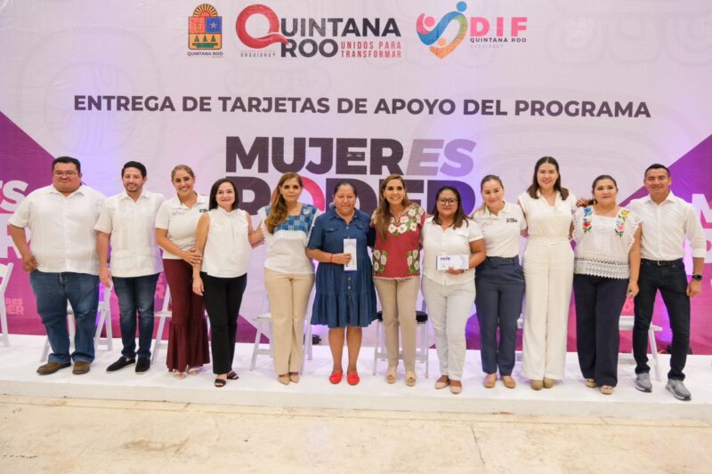 Entrega Mara Lezama tarjetas Mujer es Poder en Cozumel Noticias Cancún